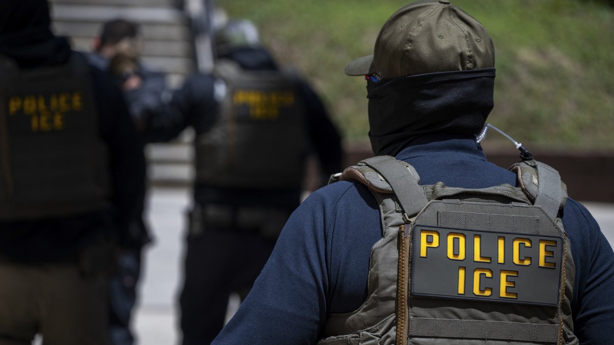 Agentes de ICE en Ventura, California/ Benjamin Hanson