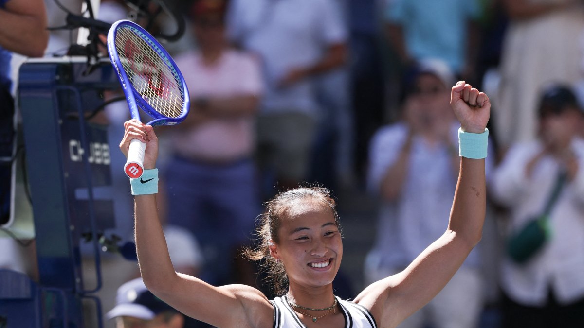 Zheng celebrates her victory over Swiatek at the US Open