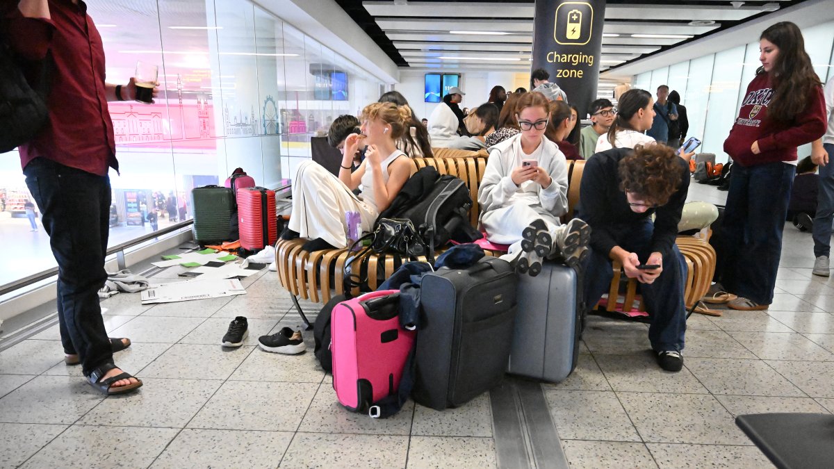 Image of those affected by the delays