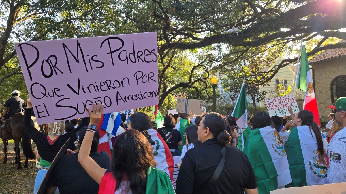 Personas inmigrantes marchan por el 'Sueño Americano' en EEUU