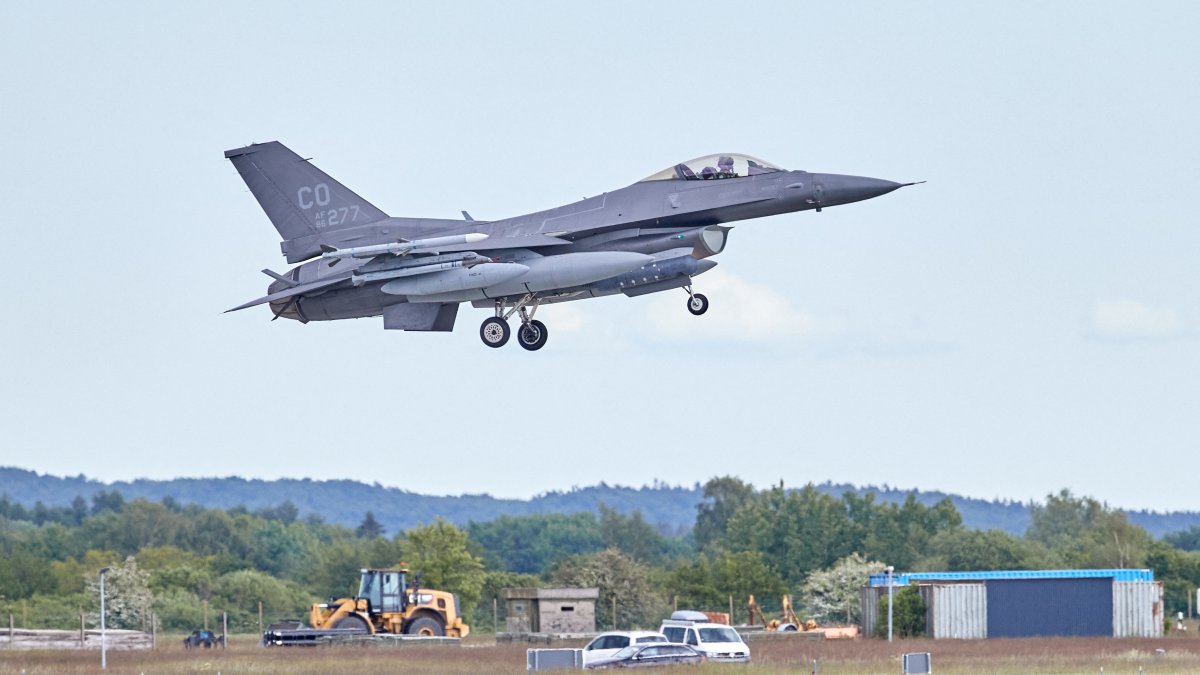 A U.S. F-16 (file photo).