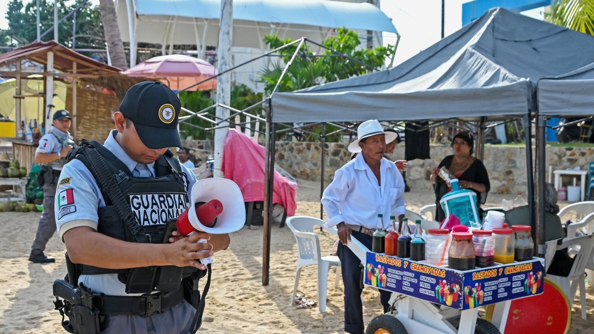 The National Guard reports on the arrival of Hurricane Polo in Acapulco, Mexico.