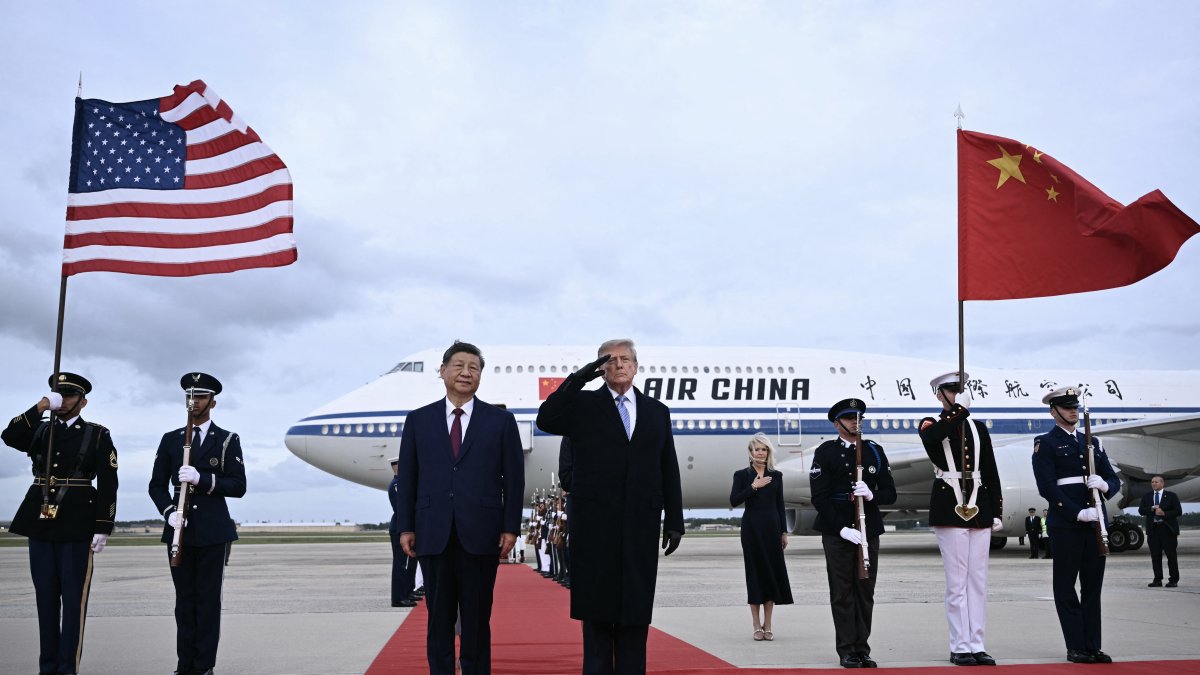 Trump y Xi saludan tras la llegada del mandatario chino a Washington