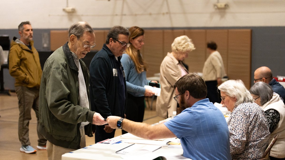 Voting center in Columbus, Ohio / Megan JELINGER