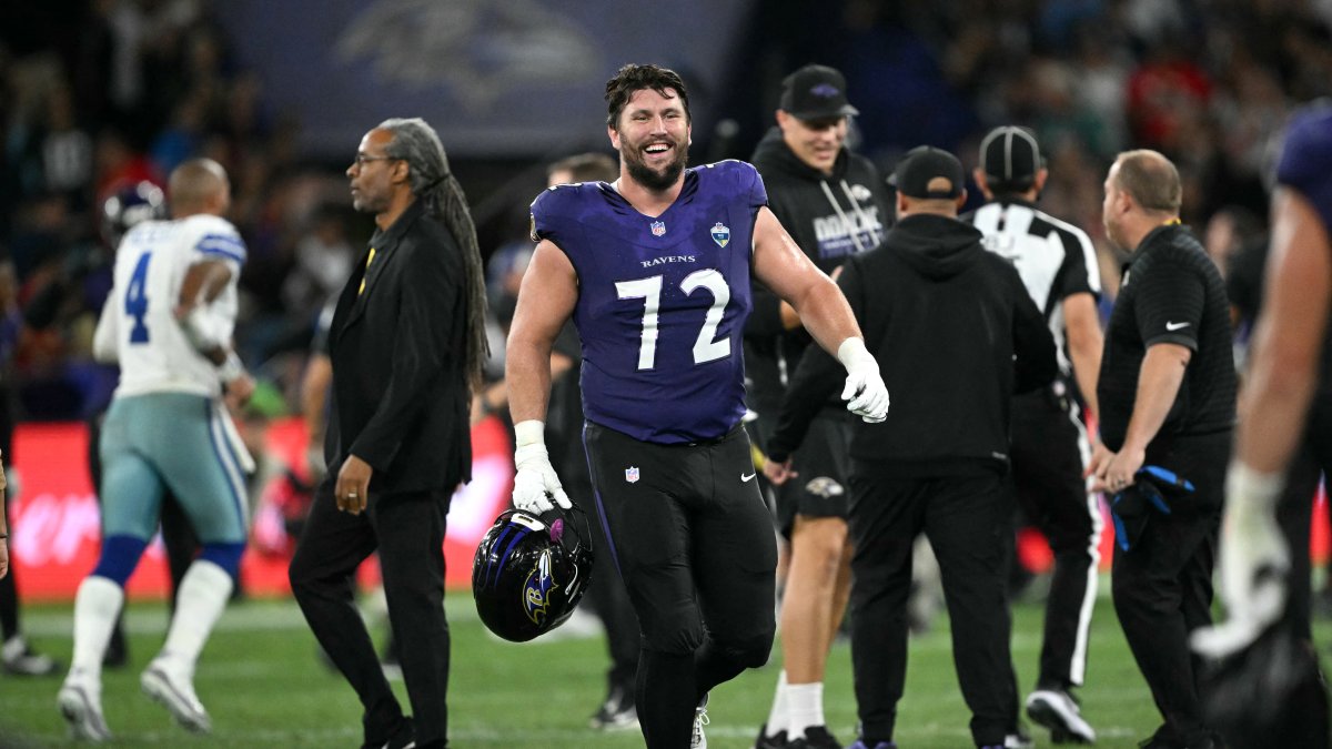 Andrew Vorhees sonríe tras ganar el partido de la NFL frente a los Dallas Cowboys/ Mauro Pimentel