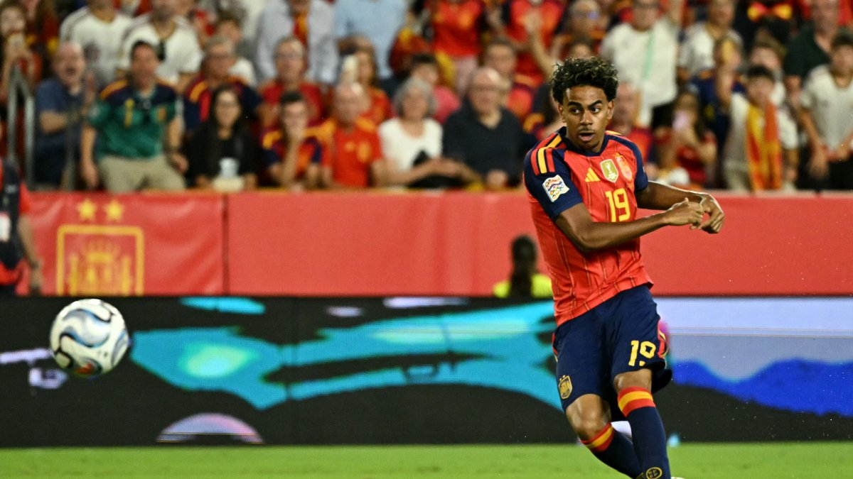 Lamine Yamal scores a goal for Spain against Croatia
