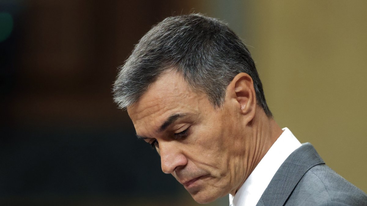 Pedro Sánchez, looking downcast during a parliamentary session