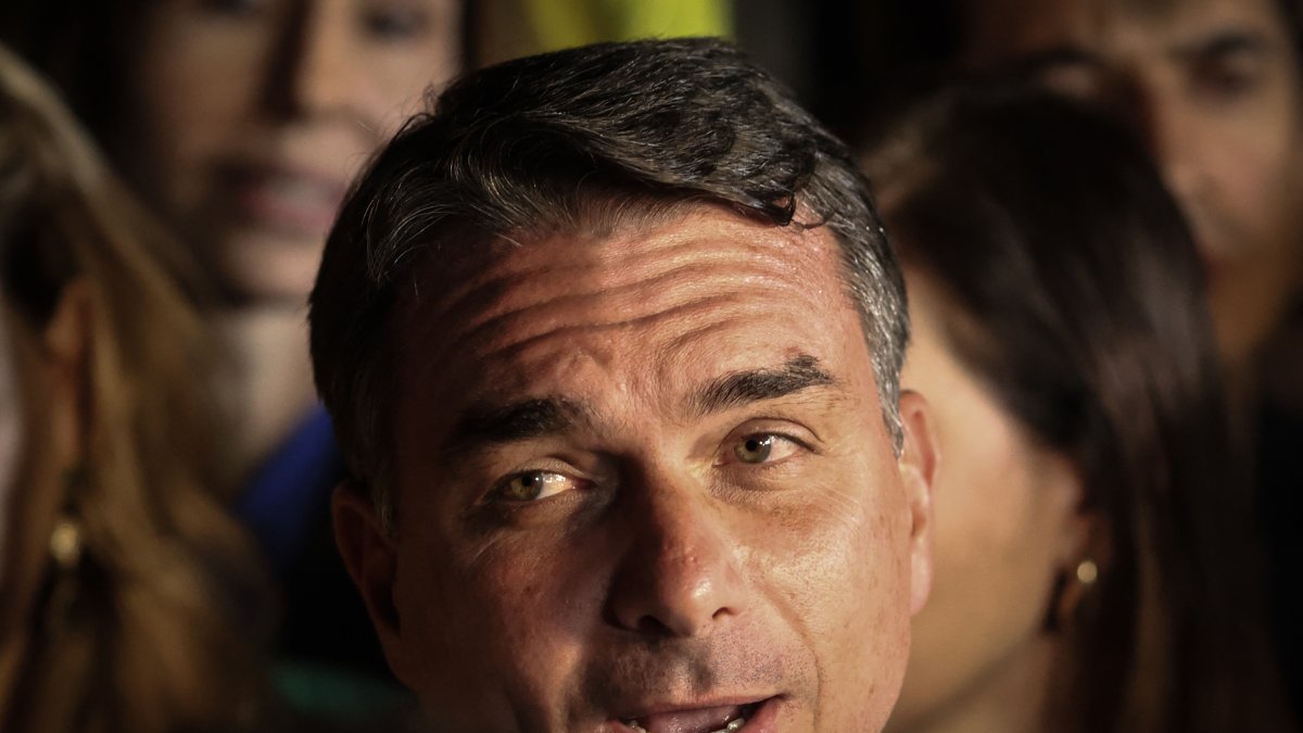 Flávio Bolsonaro, tras vencer en la primera vuelta de las elecciones presidenciales de Brasil 2026