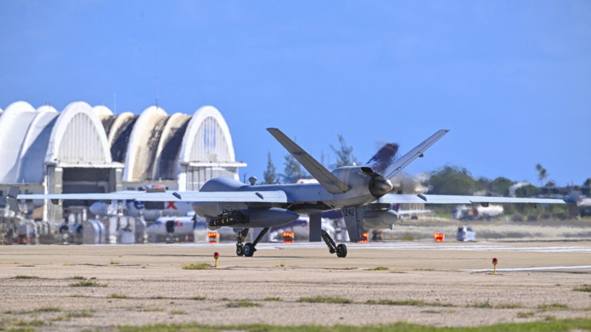 Un dron MQ-9 Reaper de la Fuerza Aérea de los Estados Unidos por Puerto Rico