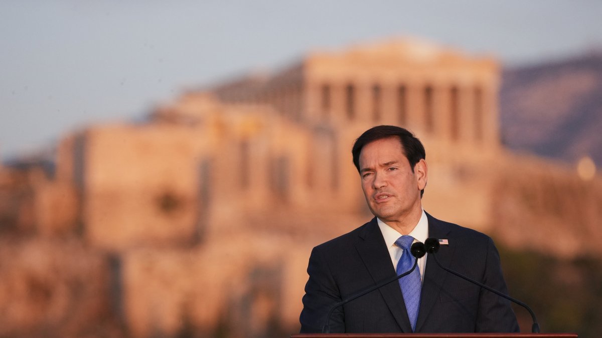 El secretario de Estado, Marco Rubio, pronuncia un discurso en la colina de Pnyx