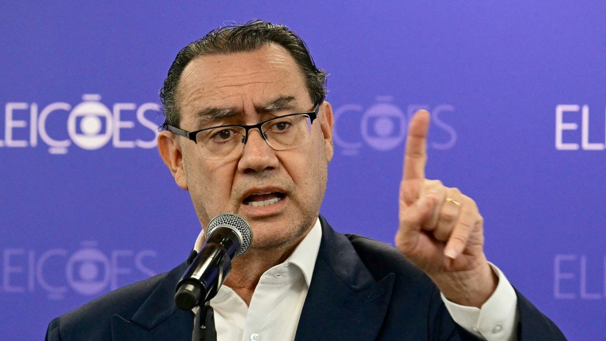 Augusto Cury of the Avante Party speaks to the media in a file photo