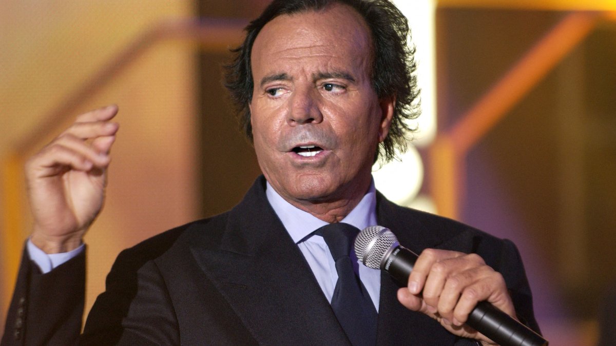Julio Iglesias during a performance in 2003. File photo