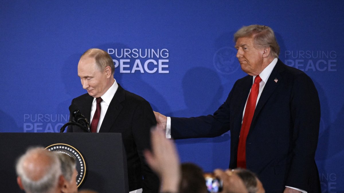Presidents Donald Trump and Vladimir Putin in a file photo