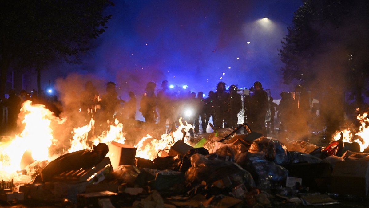 Violent clashes in central Paris (France). October 19, 2026