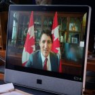 El primer ministro de Canadá, durante una videollamada.