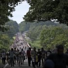 CRISIS FRONTERIZA: Archivo de Migrantes que participan en una caravana que se dirige a Estados Unidos, caminan de Huixtla a Escuintla, estado de Chiapas, México, el 9 de junio de 2022.