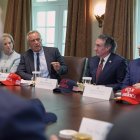 Robert F. Kennedy Jr. en una reunión de gabinete