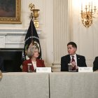 Trump, en la Casa Blanca con el CEO de Dell, Michael Dell, y otros directivos