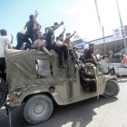 Terroristas de Hamás tomando el control de una unidad militar israelí