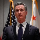 Newsom critica los esfuerzos de bloquear a Trump para las elecciones en California