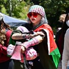 Estudiantes de la Universidad del Sur de California protestan contra Israel.