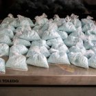 Píldoras de fentanilo incautadas por agentes del Servicio de Aduanas y Protección de Fronteras de Estados Unidos en el puerto de Mariposa, en Nogales (Arizona). Las pastillas, junto con polvo de fentanilo, heroína de alquitrán negro y metanfetaminas, estaban ocultas en la rueda de repuesto de un vehículo que intentaba entrar en EE.UU. desde México, el 6 de noviembre de 2023. Foto de la CBP por Jerry Glaser.
