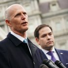 Los senadores Rick Scott y Marco Rubio en una conferencia de prensa sobre Venezuela en el 2019. AFP / MANDEL NGAN