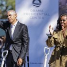 Barack y Michelle Obama en el predio del Centro Presidencial Obama