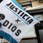 Un seguidor de Maradona, a las puertas del tribunal
