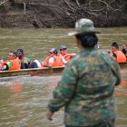 Inmigrantes cruzando la selva del Darién