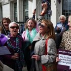 Mujeres celebran la decisión de la Corte Suprema del Reino Unido