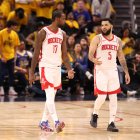 Fred VanVleet, la gran figura de la jornada, junto a Tari Eason