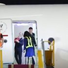 Brigitte golpea a Macron en la llegada a Vietnam