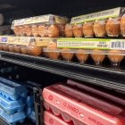 Cajas de huevos en un Walmart de Houston (Texas)