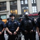 Miembros del Grupo de Respuesta Estratégica (SRG) de la Policía de Nueva York
