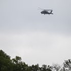 U helicóptero de la Guardia Costera rastrea una zona inundada en Texas