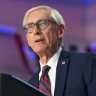 Evers en la ciudad de Madison/ Saul Loeb