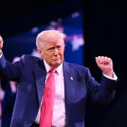 Donald Trump baila YMCA en el CPAC