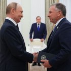 Putin y Wikoff se saludan antes de reunirse
