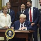 Imagen de archivo del presidente Trump con parte de su gabinete