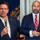 En imagen, el gobernador de la Florida Ron DeSantis y el legislador Jay Collins