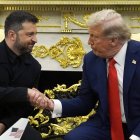 Trump shakes hands with Zelenskyy in the White House