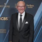 Frank Caprio llega a la 51.ª edición de los Premios Emmy Diurnos, celebrada en el hotel Westin Bonaventure de Los Ángeles, California, el viernes 7 de junio de 2024.