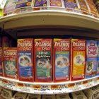 Productos de Tylenol en una farmacia en 2005.