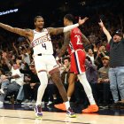 El escolta de los Phoenix Suns, Jalen Green (4), celebra un triple contra los Los Angeles Clippers en la segunda mitad del partido disputado en el Mortgage Matchup Center.