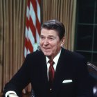 El presidente Ronald Reagan en la Oficina Oval de la Casa Blanca