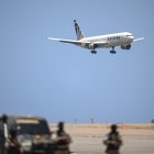 Un avión de Eastern Air Lines con migrantes venezolanos repatriados desde Estados Unidos aterrizó en el Aeropuerto Internacional Simón Bolívar de Maiquetía