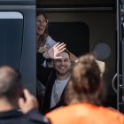 Alon Ohel waves to his friends after being released from Hamas captivity