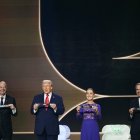 Donald Trump, Claudia Sheinbaum, Mark Carney y el presidente de la FIFA, Gianni Infantino, durante el sorteo del Mundial