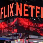 El stand de Netflix anuncia la cuarta temporada de "Stranger Things"